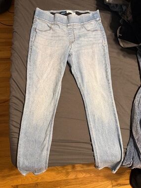 Adjustable waist jeans